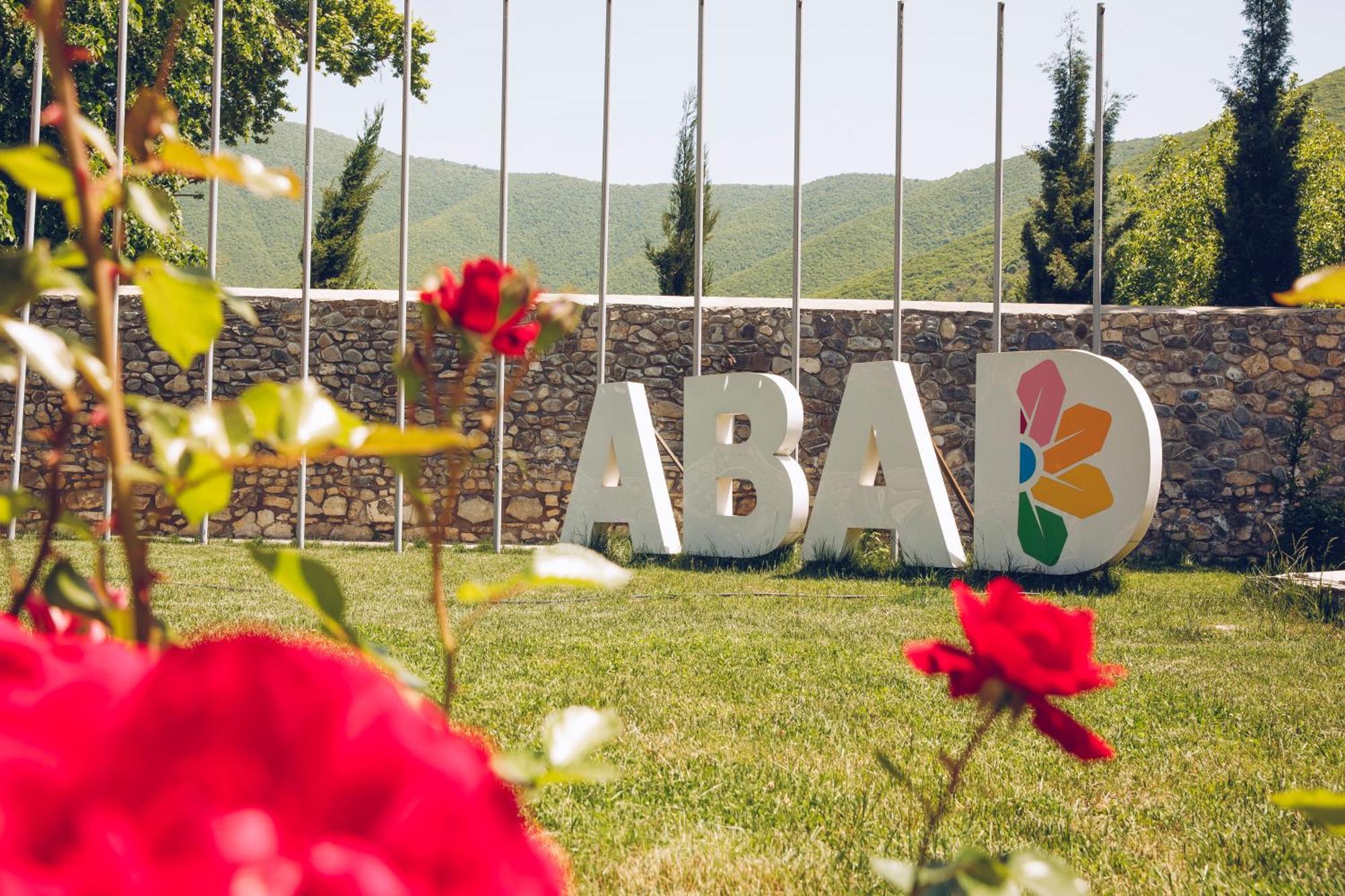 Art Hotel By Abad Guest Şǝki Εξωτερικό φωτογραφία
