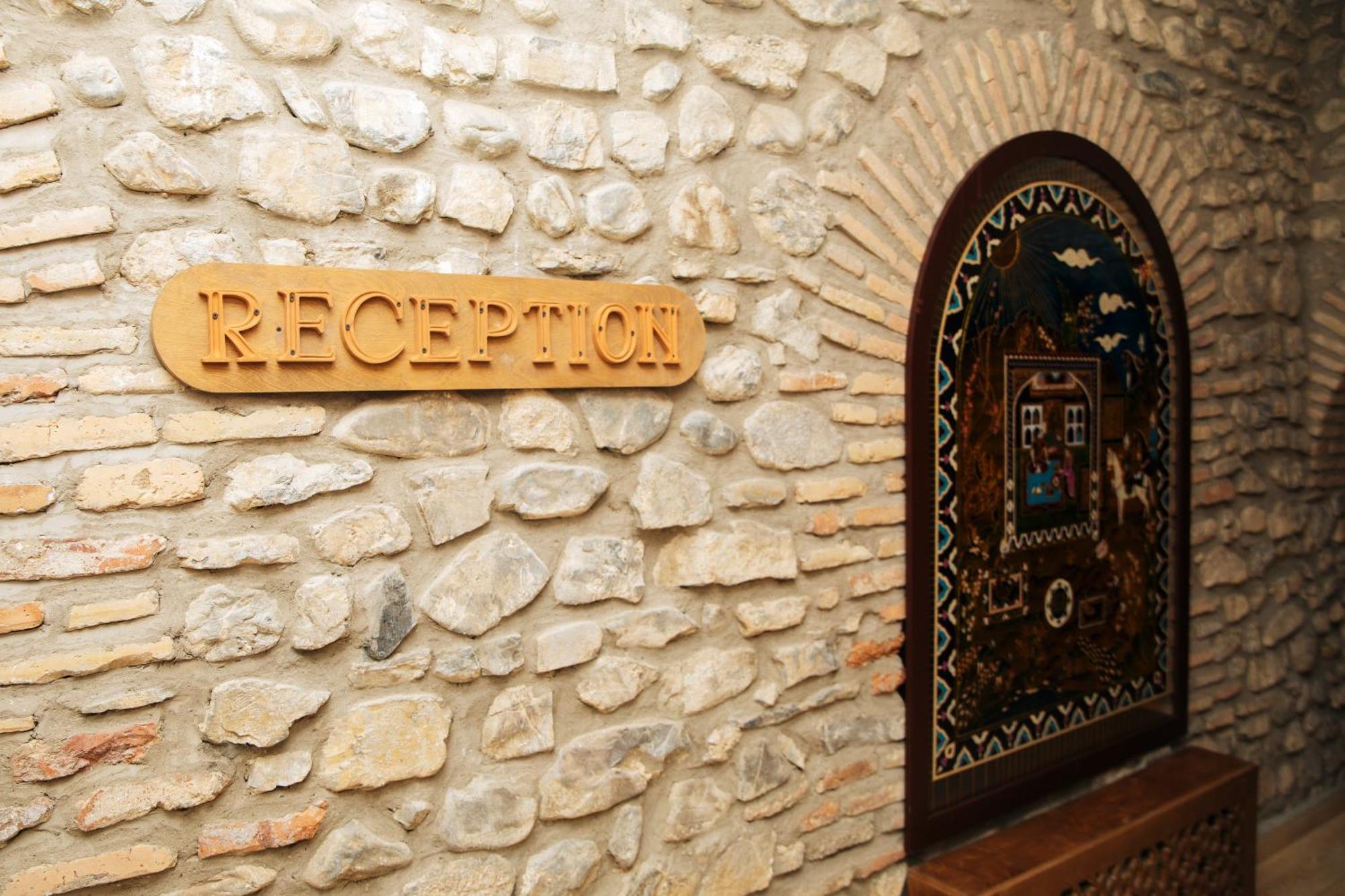 Art Hotel By Abad Guest Şǝki Εξωτερικό φωτογραφία